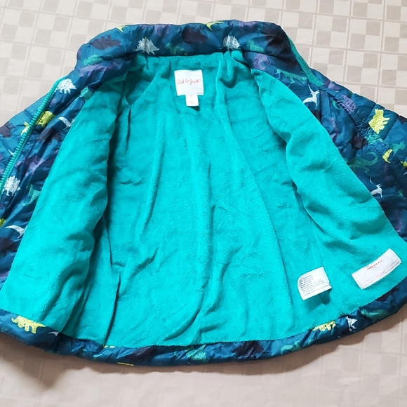 Boy's jacket size 4T - Picture 2 of 3